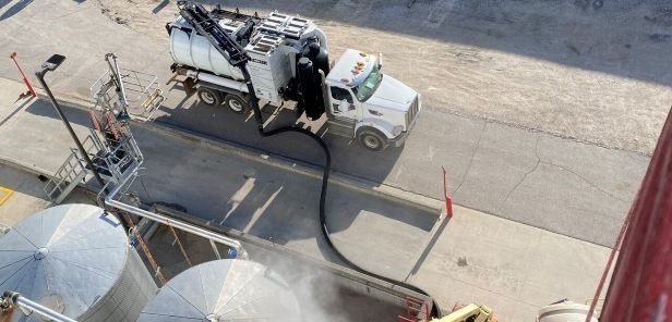 Enviro-Dyne vacuum truck staged at an ethanol plant during an outage
